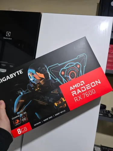 Placa de vídeo RX 7600 8GB