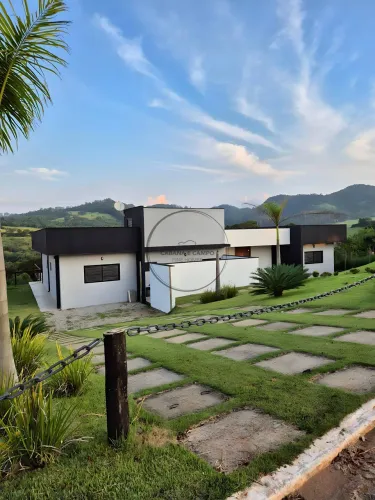 Casa à venda com vista incrível para a represa em Vargem