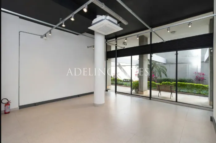 Sala Comercial com pé direito duplo em Higienópolis