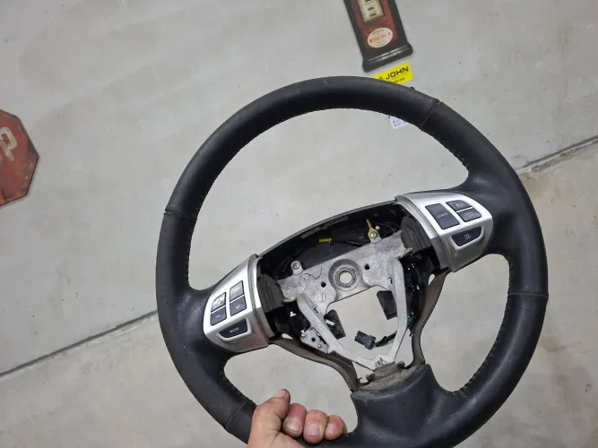 Volante com comandos de som Mitsubishi Lancer