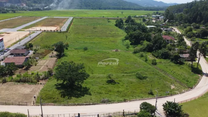 Terreno no Município de Gaspar, Belchior Baixo , Zona Industrial com 46.000 metros.