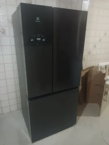Geladeira Electrolux multidoor 590L