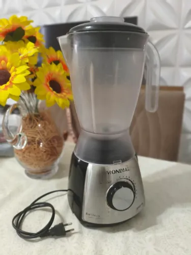 Liquidificador Mundial 220 volts