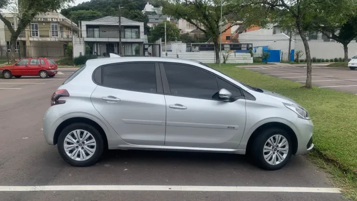 Peugeot 208 Active 1.2 Flex 12V 5P Mec. 2018