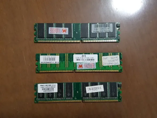 3 Memorias - 512Mb  Ddr 400 -  Pc3200