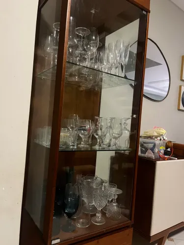 Cristaleira madeira com vidro
