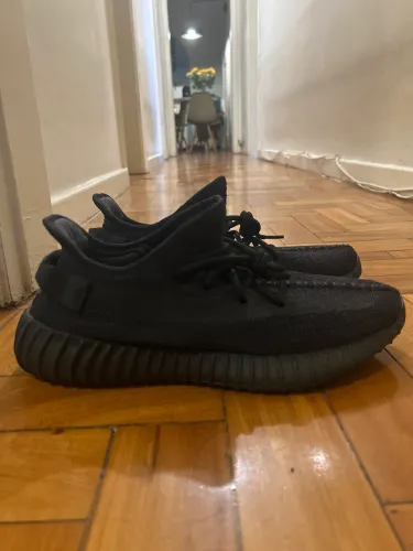 Tênis adidas Yeezy 350 black 