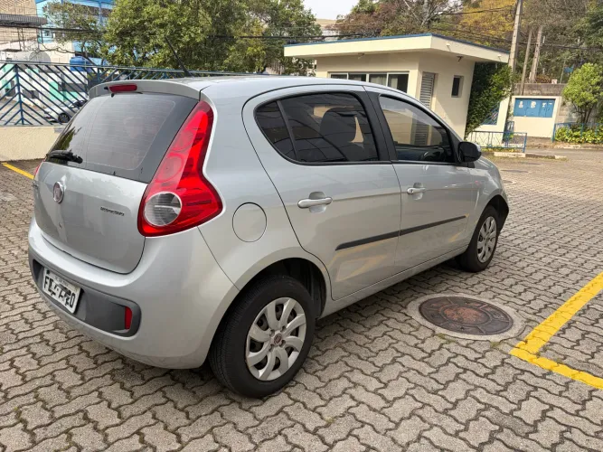 Fiat Palio Attractive 1.0 EVO Fire Flex 8V 5P 2013