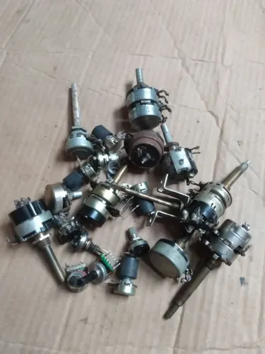 Lote com 20 potenciômetro para rádios antigo