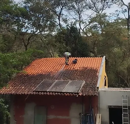 Revitalização e limpeza de telhados