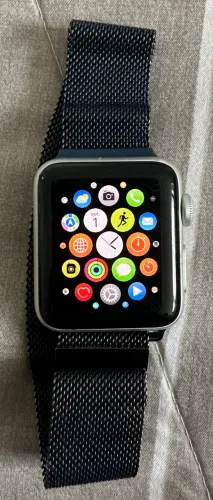 Apple watch serie 3 38mm com 2 pulseiras (silicone e aço) e cabo carregador