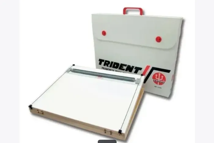 Prancheta Portátil P/ Desenho A2 + Regua Paralela - Trident - Praticamente sem uso