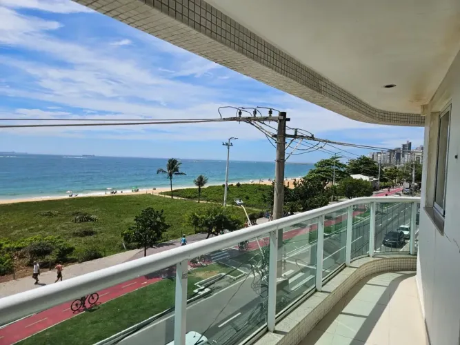 Praia da Costa, Frente mar