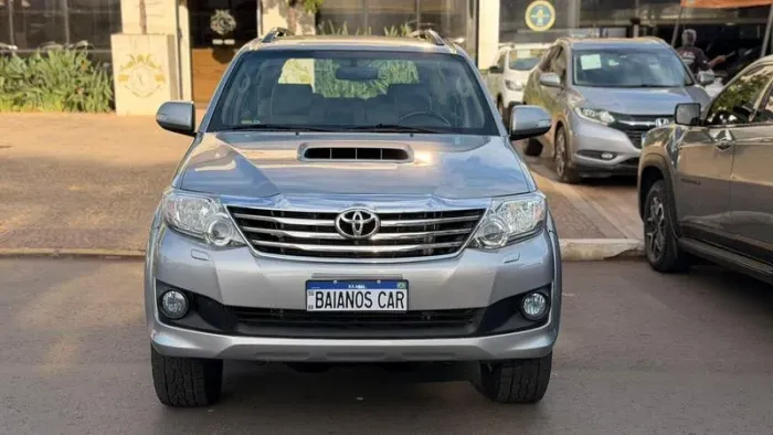 Toyota Hilux SW4 SRV D4-d 4X4 3.0 TDI Dies. AUT 2015