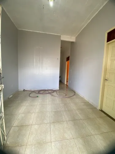 Alugo apartamento com 2 quartos INCLUSO água e luz no Alvorada 1
