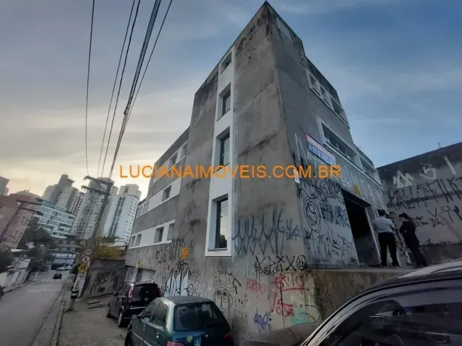 Ponto comercial/Loja/Box para aluguel e venda possui 620 metros quadrados