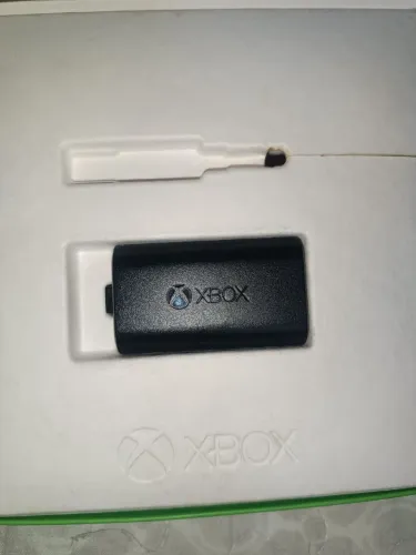 Vende-se Controle de Xbox one, acompanhado com bateria 