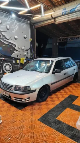 VW Gol G3 1.0 AT 2002 (teto solar + kit multimídia)