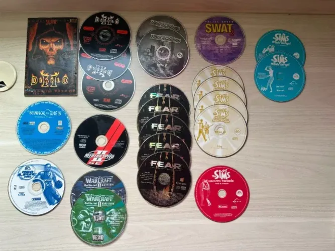 Diversos jogos de PC (só acompanha o que está na foto)