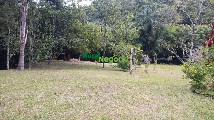 SÍTIO FORMADO COM RIO DE AGUAS CRISTALINA EM ITAMONTE-MG