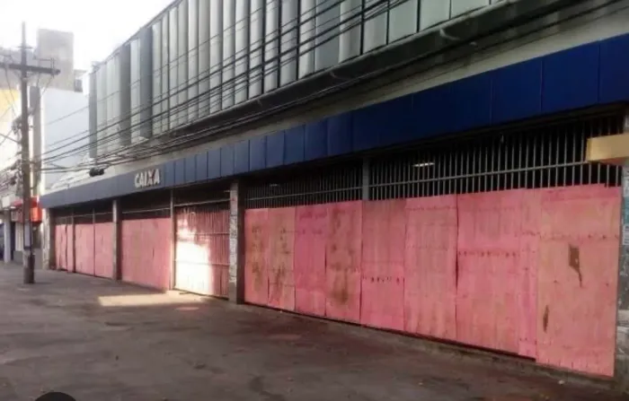 Fazemos tapumes e fechamentos de fachada.