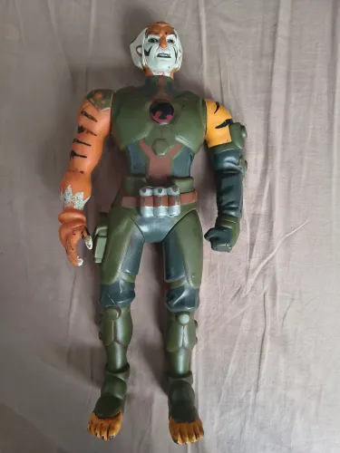 ?Tygra ThunderCats Bandeirante 40cm (2011) - Item de Colecionador