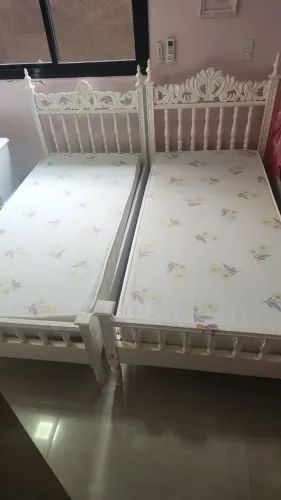 Cama madeira maciça