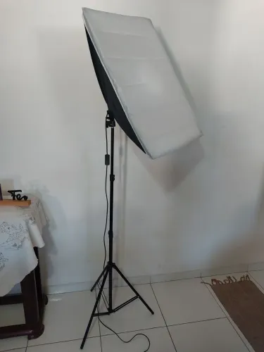 Softbox 50x70 + tripé 2m + Lâmpada profissional potente. Estúdio Fotografia e vídeo
