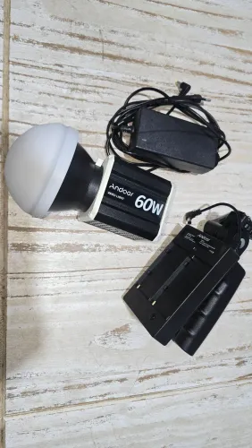 Led Cob Andoer 60w com fonte e adaptador para baterias