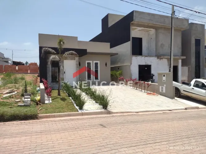 Casa de condomínio em Estrada dos Pereiras - Chácara Real (Caucaia do Alto) - Cotia/SP