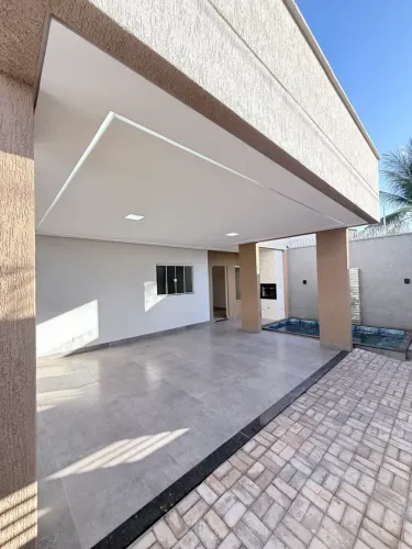 CASA À VENDA 4 QUARTOS PRÓXIMA À ESCOLA ALMIRANTE TAMANDARÉ