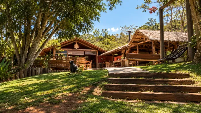 Sítio com 56.000 m², com restaurante completo e estrutura para eventos e hospedagem | Vale