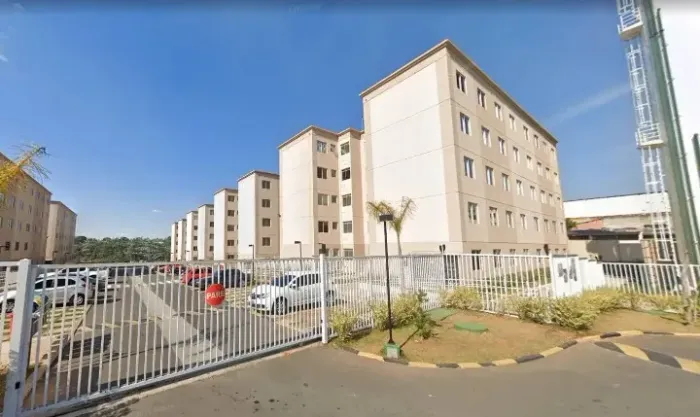 Aluga-se apartamento