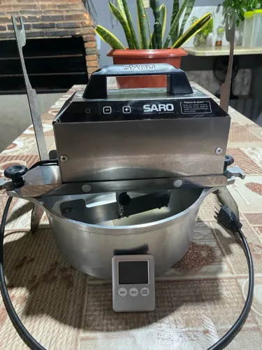 Panela mexedora SARO 4 litros bivolt