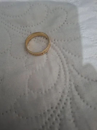 Aliança ouro 18k5 meses de uso  