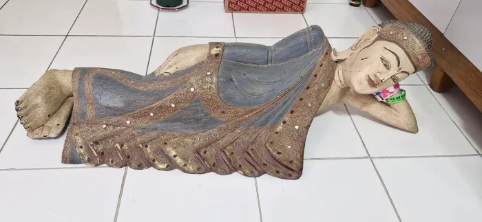 Estátua de Buda deitado