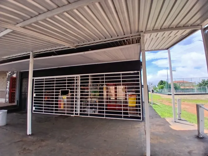 DISTRIBUIDORA DE BEBIDAS NA CEILÂNDIA SUL PRÓXIMO A ESTAÇÃO DE METRO.