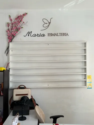Expositor de esmaltes enorme
