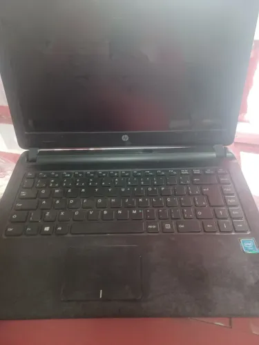 Notebook hp modelo NH4BUOJ NÃO ESTA FUNCIONANDO. SEM CARREGADOR, SEM HD SEM MEMÓRIA