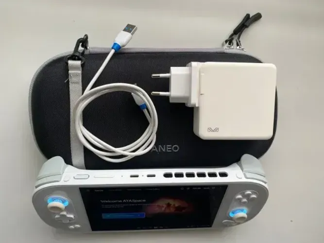 Ayaneo 2S - 32GB RAM 512GB SSD Ryzen 7 7840U Excelento Estado Aceito OLX Pay