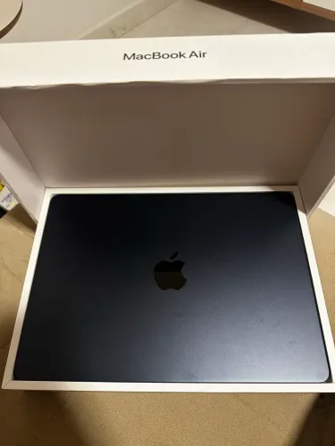 MacBook Air 13-inch with Apple M2 chip