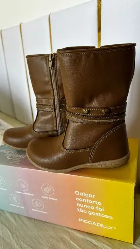 Bota menina tamanho 27