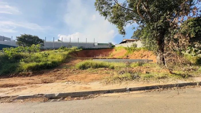 Excelente terreno Industrial de 1.100,00 m2 a venda em Bragança Paulista.