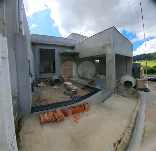 Casa térrea com 3 quartos à venda em Condomínio portal da serra - SP