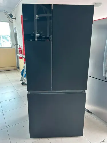 Refrigerador Electrolux 590L - Plotado de Preto