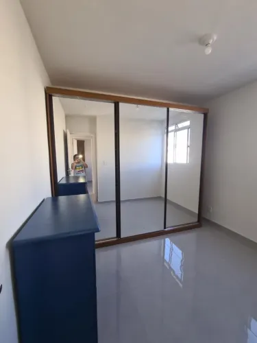 Guarda Roupa Casal - 3 portas de vidro