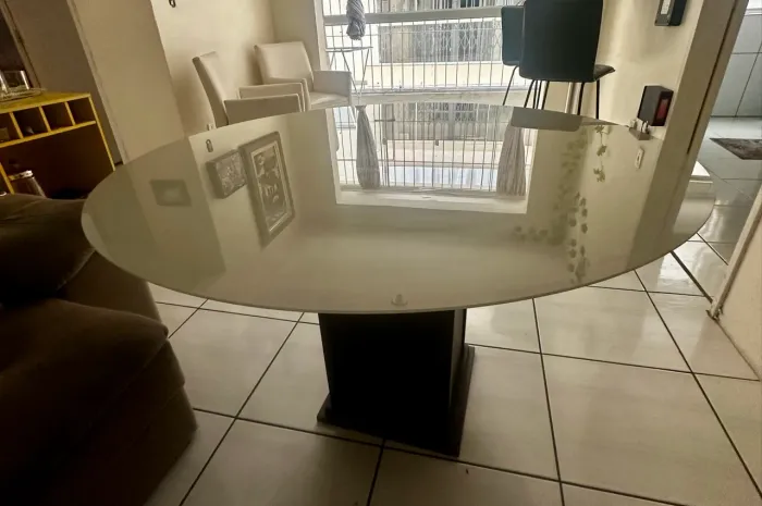 Vendo mesa de jantar