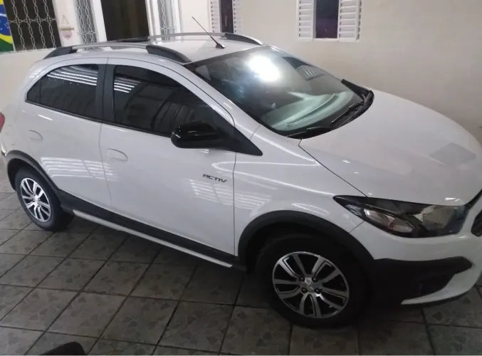 Chevrolet Onix Activ 1.4 8V Flex Mec. 4P 2017
