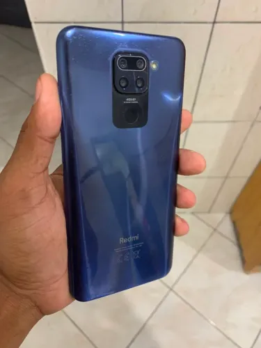 Vendo um celular redmi 9 128 g semi Novo quem tiver interesse chama *
