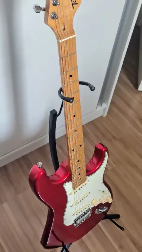 Guitarra Stratocaster Nova + Capa